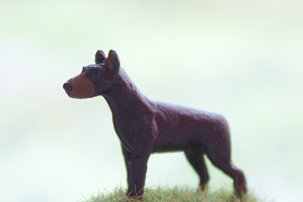 figurine chien doberman pinscher